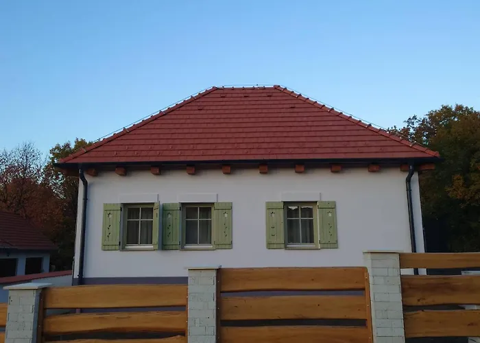 Erdo Mellett Lebzselo Tatil Evi Mogyoroska